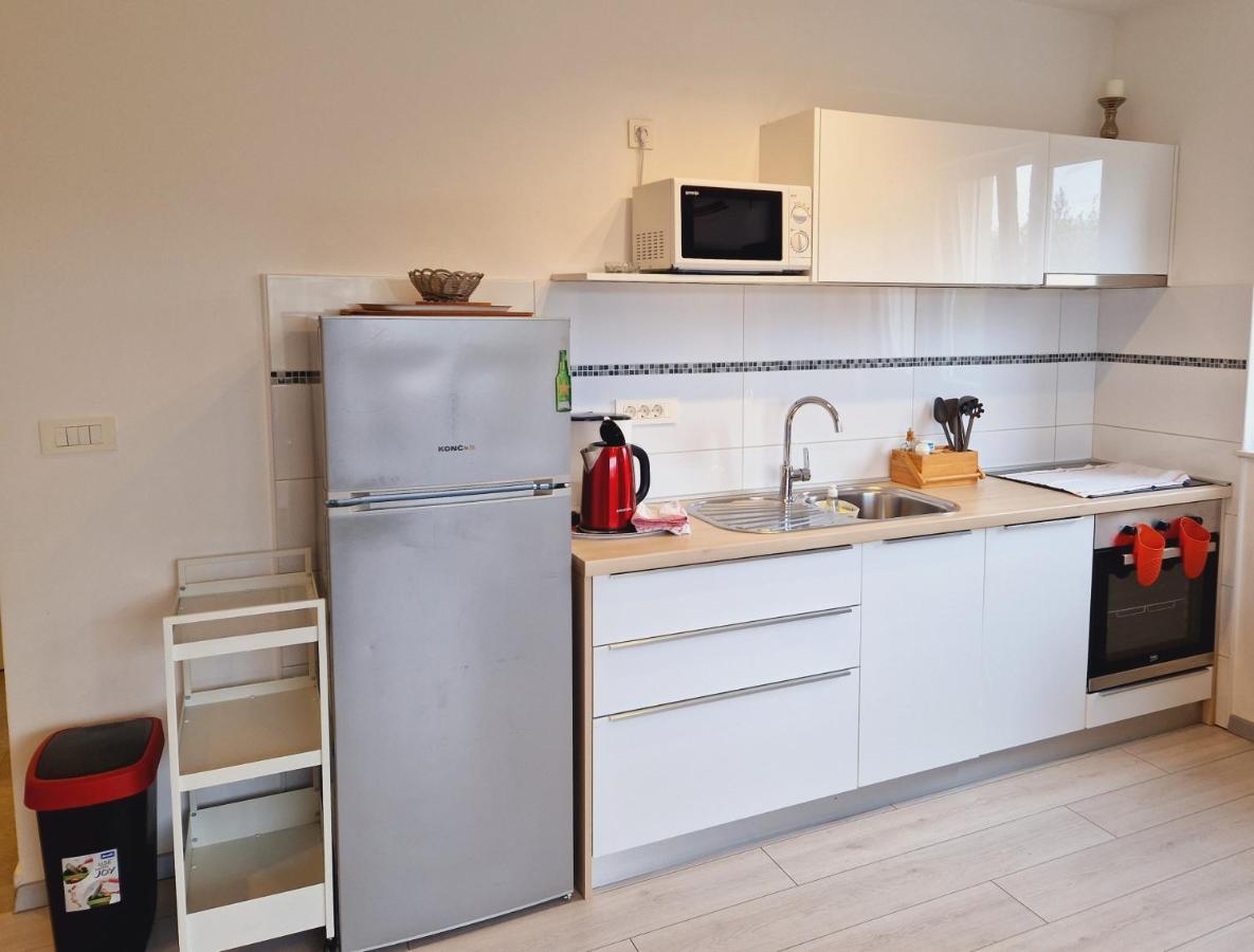 Apartments Nina راب المظهر الخارجي الصورة