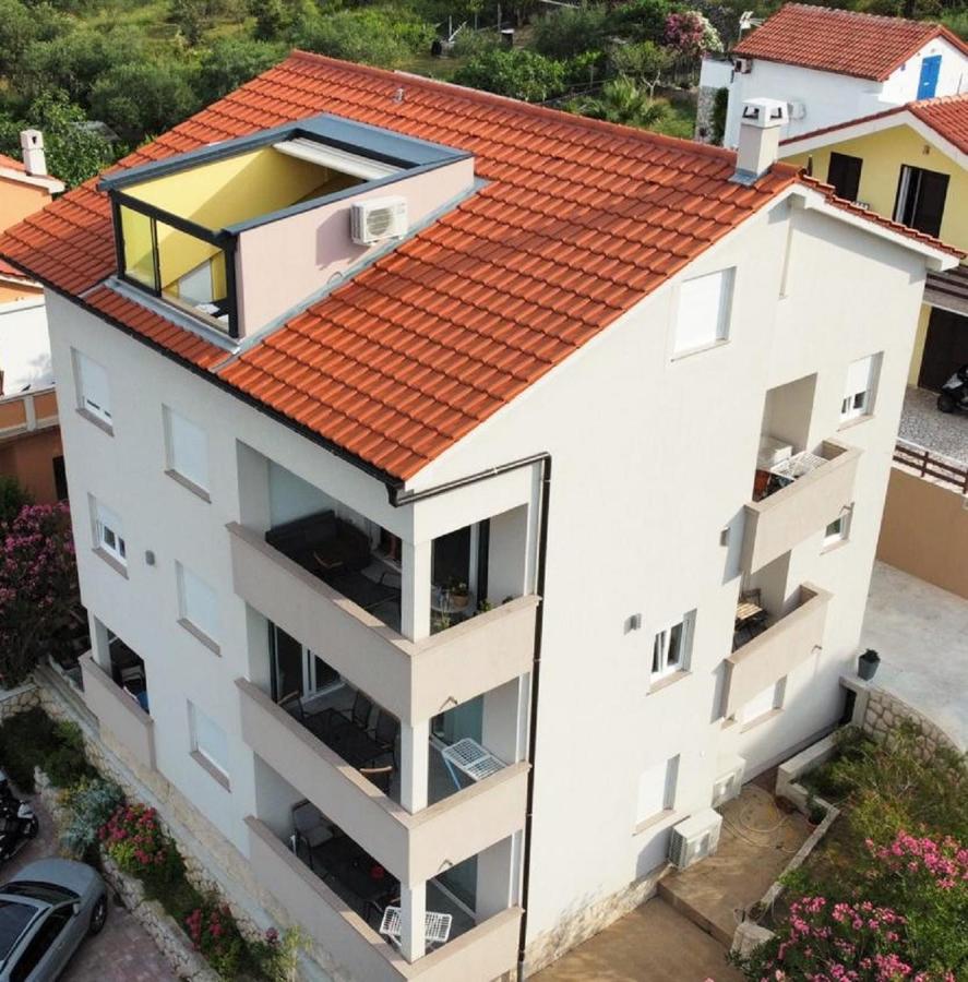 Apartments Nina راب المظهر الخارجي الصورة